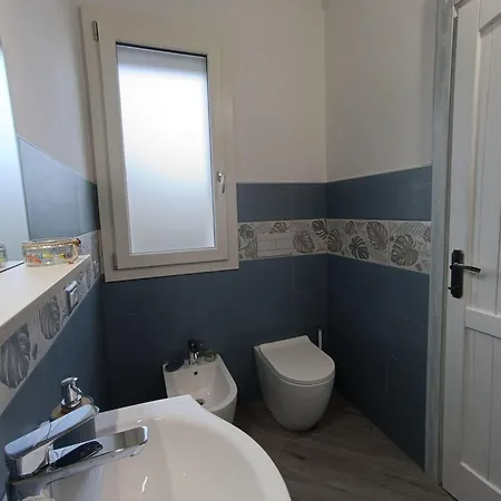 Moon - Con Bagno Privato E Spazi Comuni Con Altri Ospiti * Quartu SantʼElena