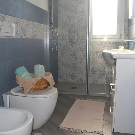 Moon - Con Bagno Privato E Spazi Comuni Con Altri Ospiti ゲストハウス