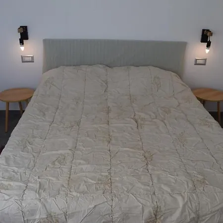 ゲストハウス Moon - Con Bagno Privato E Spazi Comuni Con Altri Ospiti *